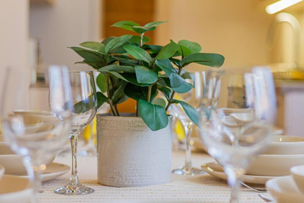 Roomy Apartment 80Sqm At City Center Free Parking Space, Ac & Balcony Budapesta Exterior foto