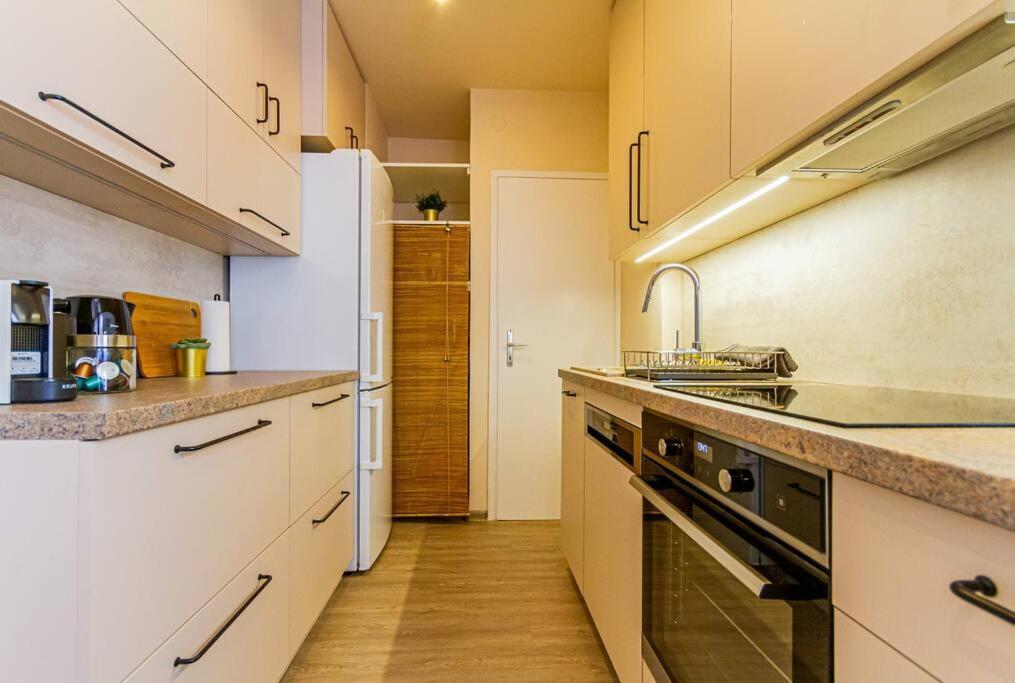 Roomy Apartment 80Sqm At City Center Free Parking Space, Ac & Balcony Budapesta Exterior foto