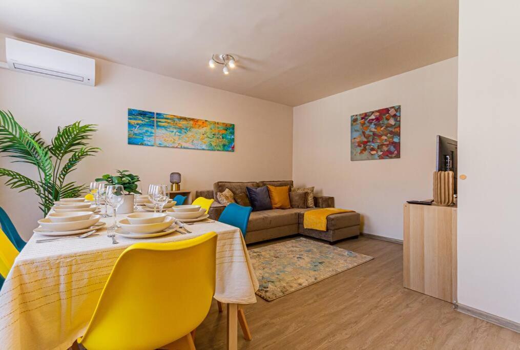 Roomy Apartment 80Sqm At City Center Free Parking Space, Ac & Balcony Budapesta Exterior foto