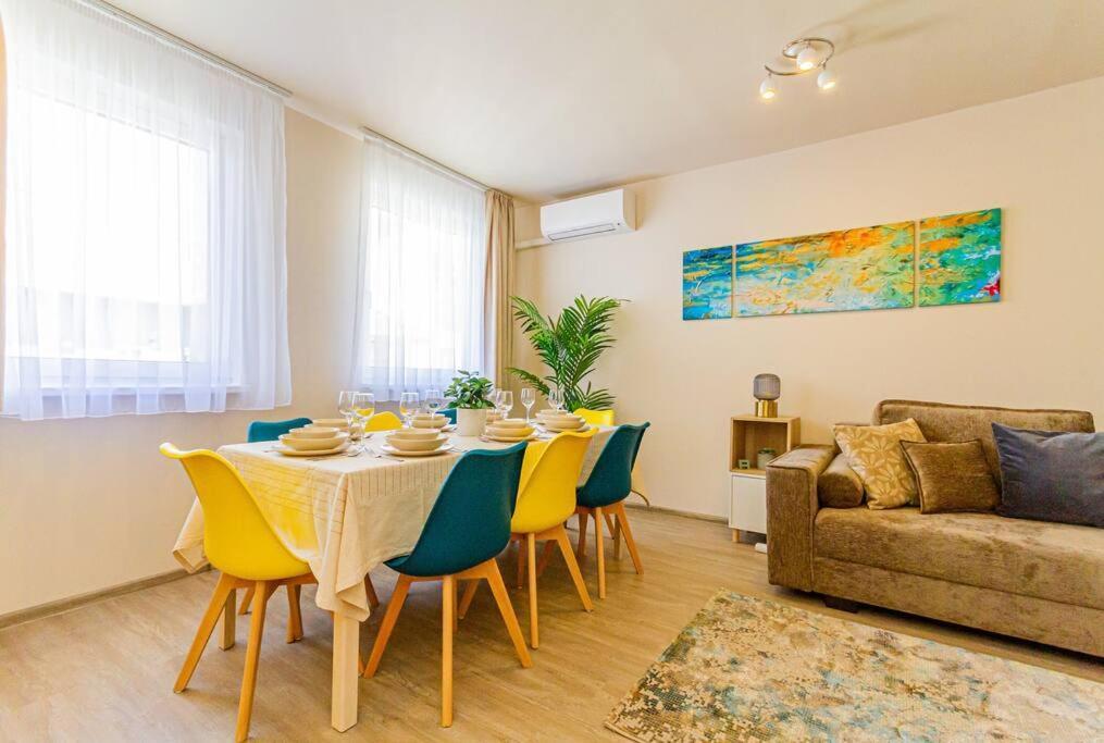 Roomy Apartment 80Sqm At City Center Free Parking Space, Ac & Balcony Budapesta Exterior foto